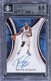 2015-16 Panini Immaculate Collection Signatures Red #S-KD Kevin Durant Signed Card (#10025) - BGS NM-MT+ 8.5